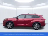 2021 Toyota Highlander photo 2