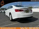 2018 Chevrolet Malibu photo 2