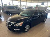 2015 Nissan Altima photo 3