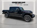 2026 Jeep Gladiator photo 18
