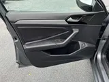 2019 Volkswagen Jetta photo 3
