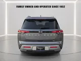 2025 Nissan Pathfinder photo 7