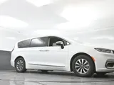 2023 Chrysler Pacifica photo 26