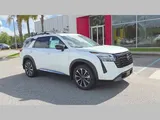 2026 Nissan Pathfinder photo 17
