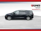 2024 Chrysler Pacifica photo 9