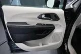2024 Chrysler Pacifica photo 17