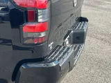 2026 Nissan Frontier photo 9