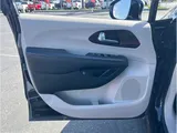 2023 Chrysler Pacifica photo 25