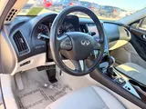 2017 INFINITI Q50 photo 9