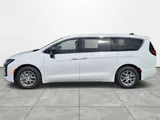 2027 Chrysler Pacifica photo 7