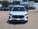 2024 Ford Escape photo 10