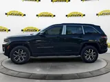 2027 Jeep Grand Cherokee photo 2