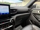 2022 Ford Explorer photo 26