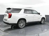 2022 GMC Yukon photo 3