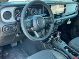 2026 Jeep Gladiator photo 16