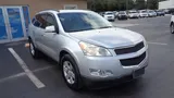 2010 Chevrolet Traverse photo 3