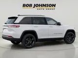 2027 Jeep Grand Cherokee photo 7