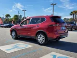 2017 Nissan Rogue photo 3