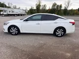 2019 Nissan Altima photo 4