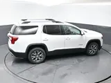 2023 GMC Acadia photo 16