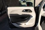2020 Chrysler Pacifica photo 31