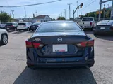 2022 Nissan Altima photo 7