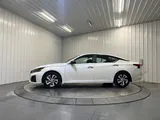 2024 Nissan Altima photo 7