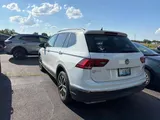 2021 Volkswagen Tiguan photo 4