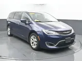 2017 Chrysler Pacifica photo 5