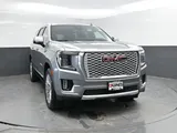 2023 GMC Yukon photo 2