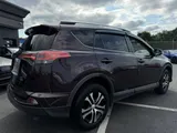 2017 Toyota RAV4 photo 4