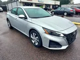2023 Nissan Altima photo 9