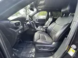 2021 Ford Explorer photo 14