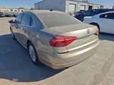 2016 Volkswagen Passat photo 12