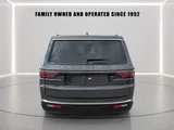 2023 Jeep Wagoneer photo 5