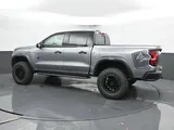2025 Chevrolet Colorado photo 7