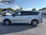 2024 Chrysler Pacifica photo 2