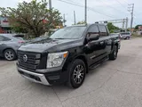 2021 Nissan Titan photo 3