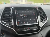 2019 Jeep Cherokee photo 12