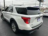 2020 Ford Explorer photo 12