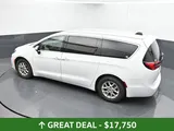 2023 Chrysler Pacifica photo 39