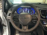 2025 Chrysler Pacifica photo 16