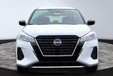 2025 Nissan Kicks Play photo 2