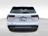 2027 Chevrolet Equinox photo 4