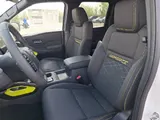2027 Nissan Frontier photo 9