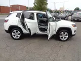 2017 Jeep Compass photo 13