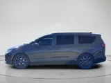2015 Chrysler 200 photo 2