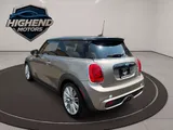 2017 MINI Hardtop 2 Door photo 4