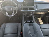 2024 GMC Yukon XL photo 8