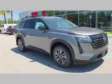 2026 Nissan Pathfinder photo 17